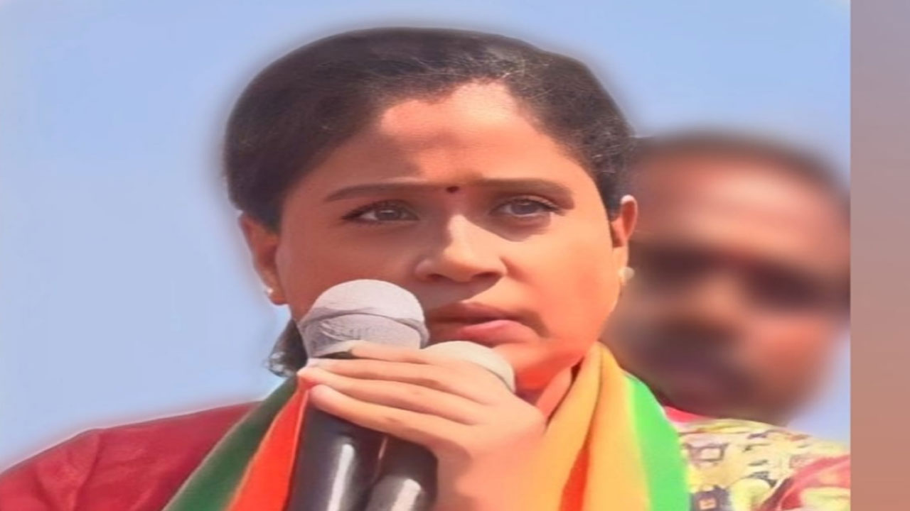 Vijayashanthi: కేసీఆర్ సర్పంచ్‌లను భిక్షాటన చేసే పరిస్థితికి తెచ్చారు