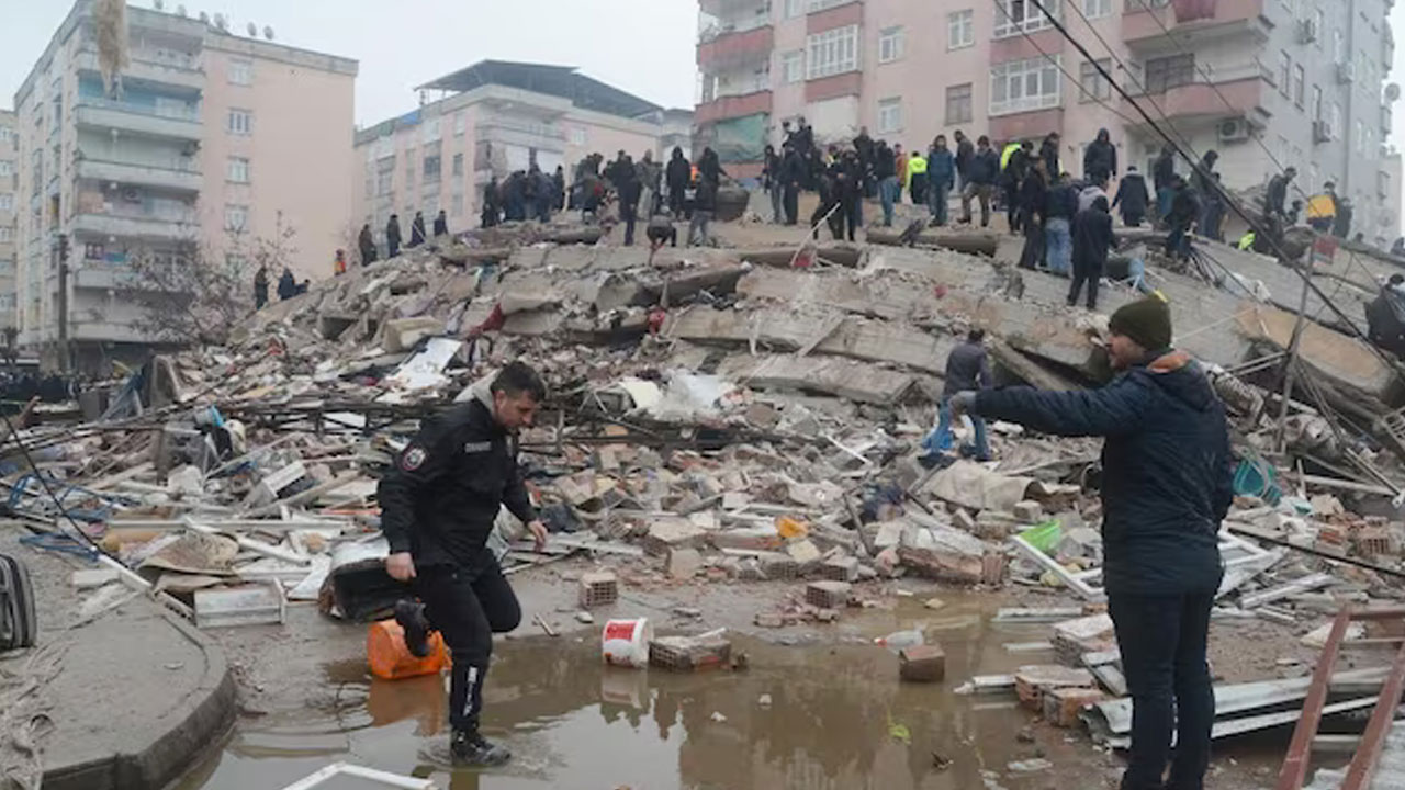Turkey Earthquake: టర్కీలో మూడో భూకంపం.. 1400 దాటిన మృతుల సంఖ్య