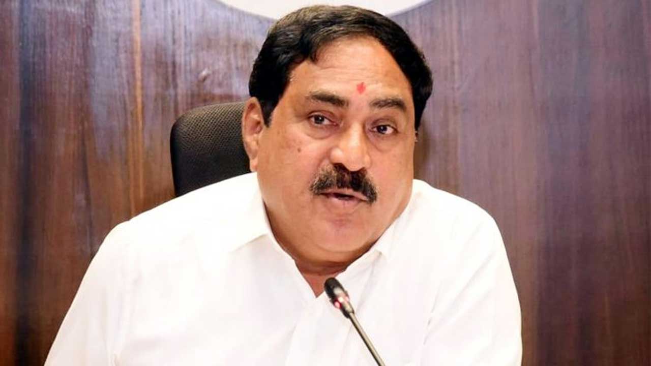 Telangana Minister: ఏటూరునాగరంలో మంత్రి ఎర్రబెల్లి పర్యటన... అధికారులపై ఆగ్రహం