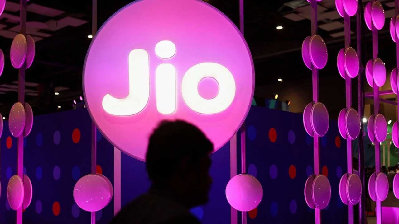 Reliance Jio: ఏపీలో 3 సిటీల్లో జియో 5జీ సేవలు ప్రారంభం