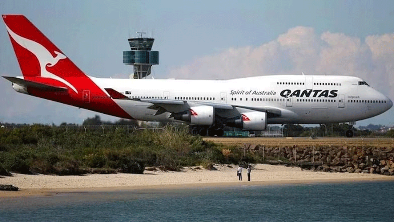 Qantas flight: విమానం ఇంజిన్‌లో సాంకేతిక లోపం...సిడ్నీలో సురక్షితంగా ల్యాండింగ్