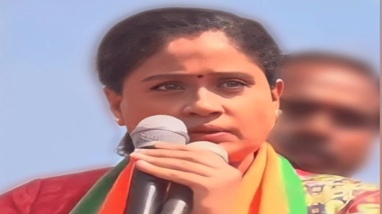 Vijayashanthi: జీవో 317తో పచ్చని కాపురాల్లో చిచ్చుపెట్టారు.. కేసీఆర్ సర్కారుపై తిరుగుబాటు