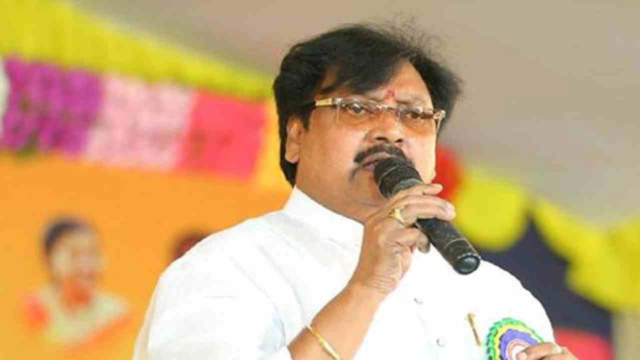 AP News: అసలు ప్రభుత్వం ఎవరి వైపు ఉంది?: వర్ల