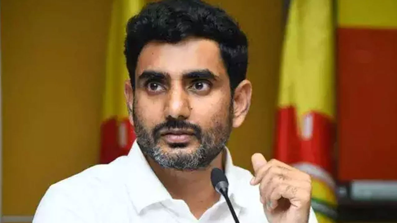 Lokesh: వైసీపీ ముఠాలు అరాచకాలకు పాల్పడుతున్నాయి