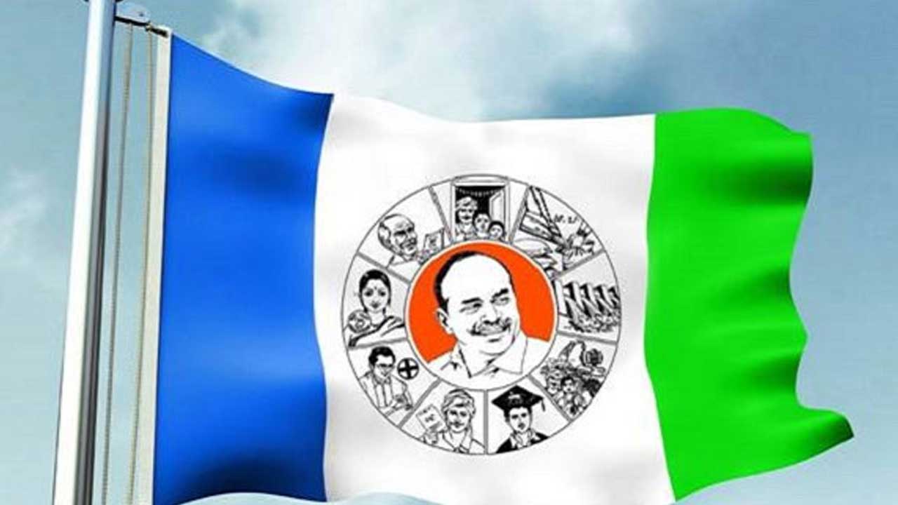 YCP Politics: అంబటిని చెప్పుతో కొడతాం... వైసీపీ ఎంపీటీసీ ఫైర్