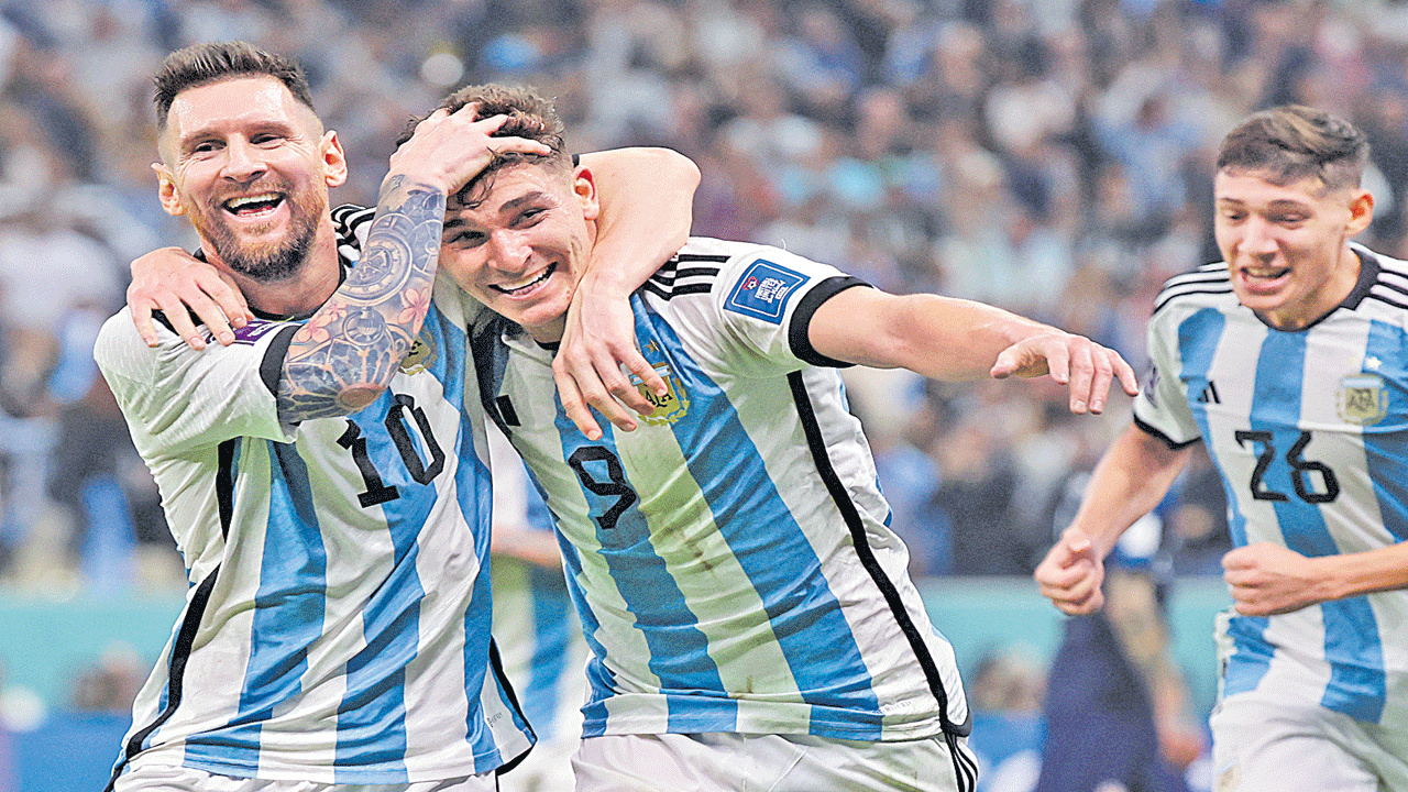 FIFA Final Argentina : మెస్సీ మెరిసె... అల్వరెజ్‌ అదిరె..