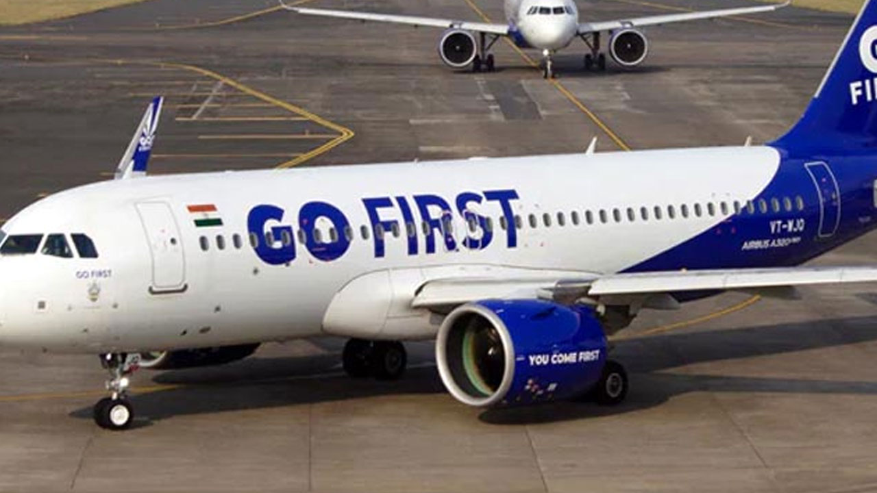 GO First Flight: విమానంలో మహిళా సిబ్బందిని వేధించిన విదేశీ ప్రయాణికుడు