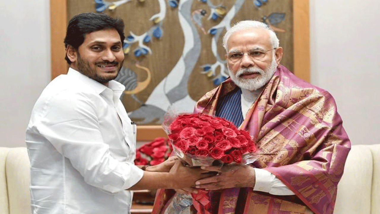 Cm jagan: మోడీతో సహా భేటీ అయ్యేది వీరినే!