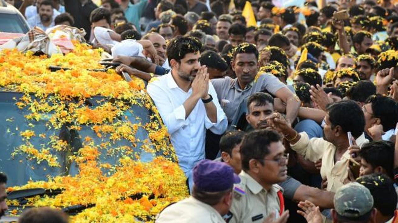 LokeshYuvaGalam: ప్రతిరోజు 1000 మందితో సెల్ఫీ... 14వ రోజుకు లోకేష్ పాదయాత్ర