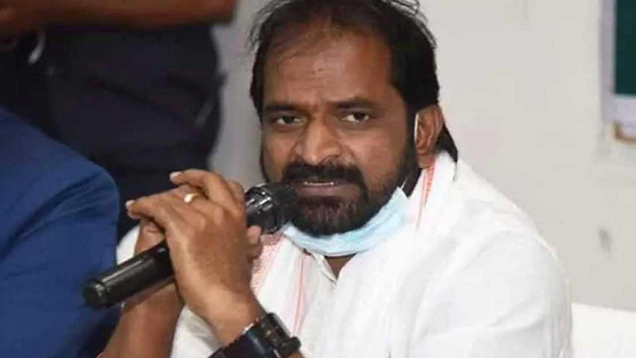 TS News: నకిలీ మద్యాన్ని పట్టుకున్న అధికారులకు అభినందనలు: మంత్రి శ్రీనివాస్ గౌడ్