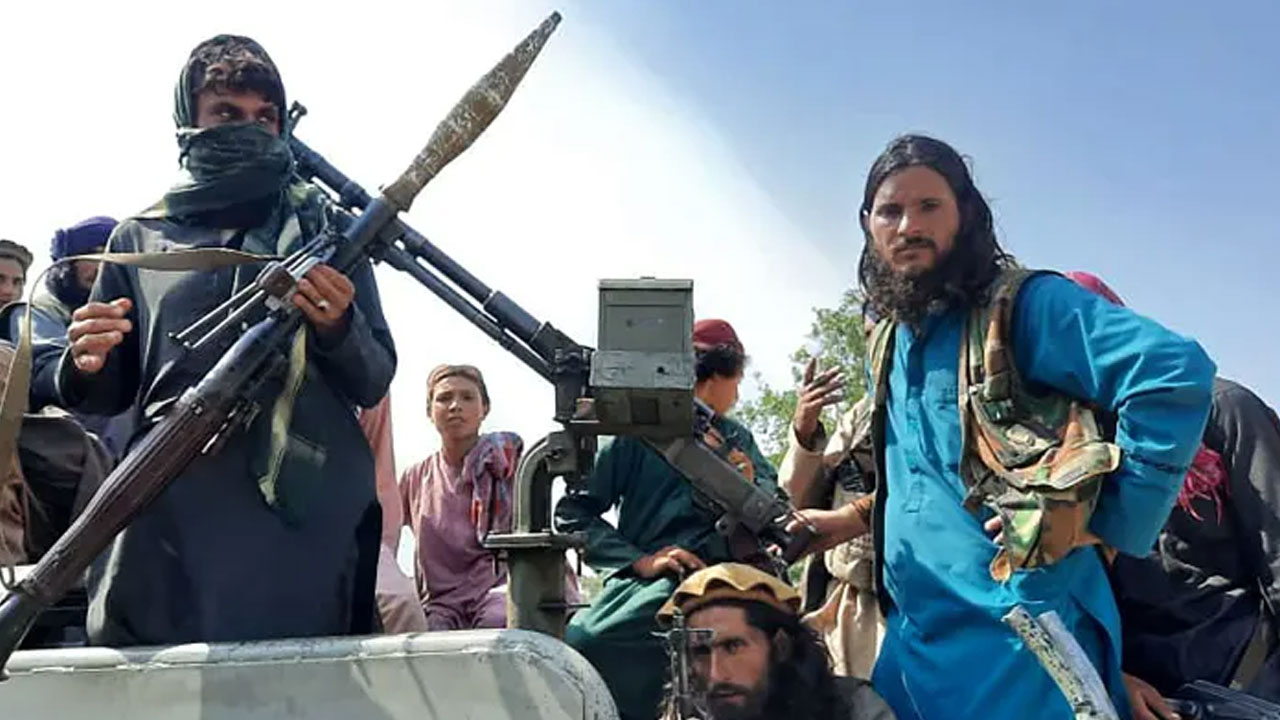 Taliban's order : మహిళా ఉద్యోగులను నియమించుకోవద్దు : తాలిబన్లు