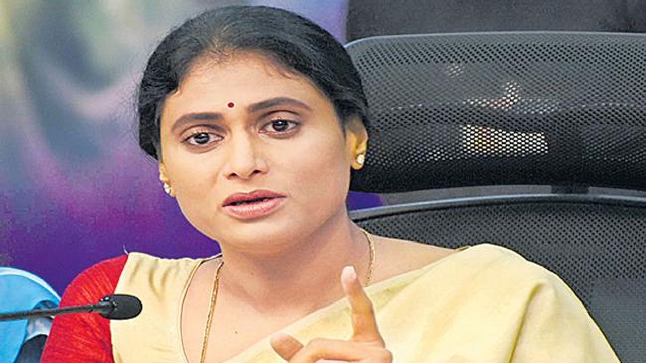 YS Sharmila: ఆరు నెలల్లోనే పోడు పట్టాలు ఇస్తానన్న సన్నాసి ఎవడు?