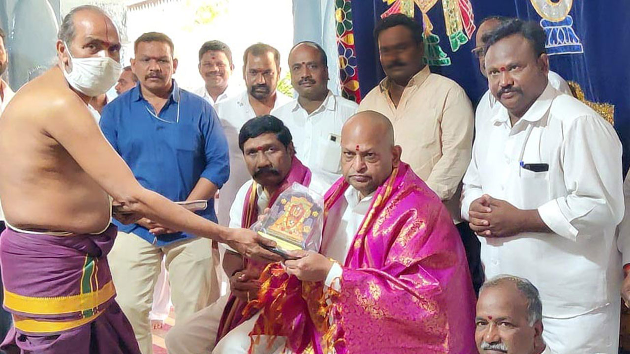 శ్రీవారి సేవలో డిప్యూటి స్పీకర్‌ వీరభద్రస్వామి