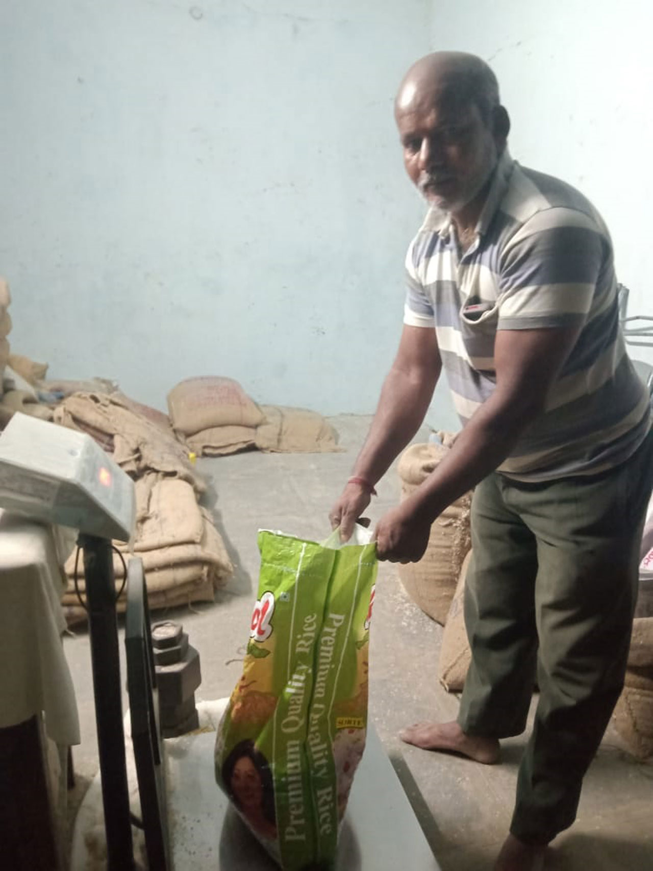 నిర్వహణ ఖర్చుల భారం రేషన్‌ డీలర్లపైనే | The burden of maintenance costs ...