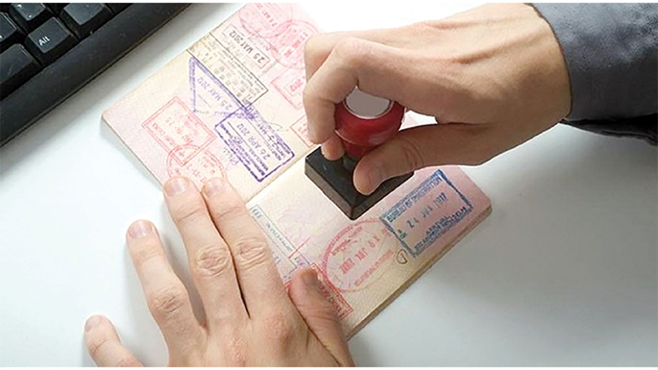 Family Visas: ఒమన్ కీలక నిర్ణయం.. ఇకపై ప్రవాసులు తమ ఫ్యామిలీలను సుల్తానేట్‌కు తీసుకెళ్లడం చాలా ఈజీ!