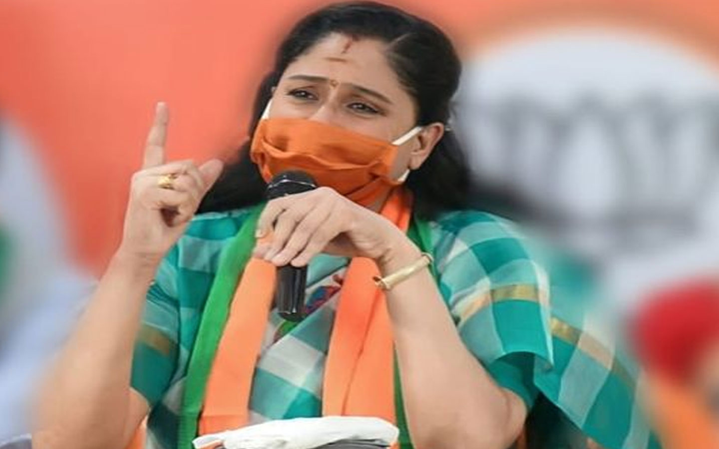 Vijayashanthi: నీలోఫర్ ఆస్పత్రి స్థలాన్ని ఆక్రమించిన కబ్జాదారులు.. పట్టించుకోని కేసీఆర్ సర్కారు