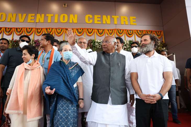 Sonia Retirement: రిటైర్మెంట్ ఉత్తదే...సోనియా అలా అనలేదు: కాంగ్రెస్