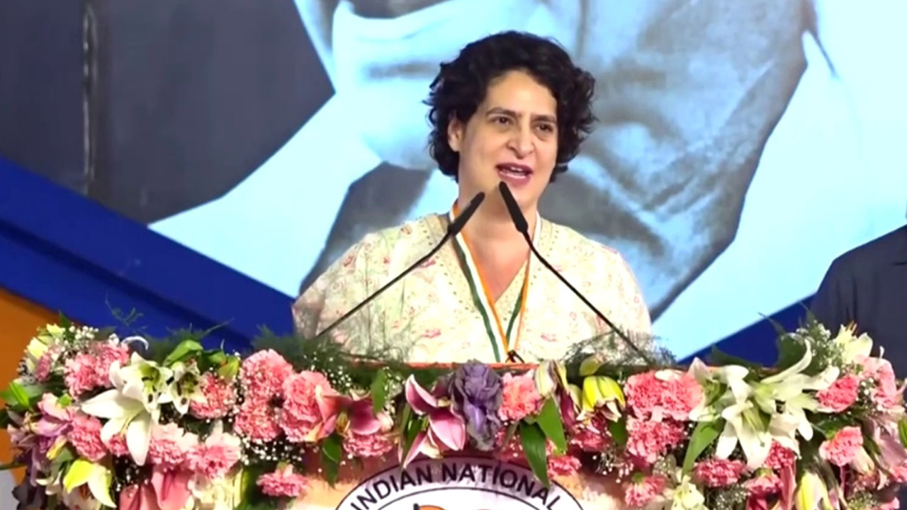 Priyanka Gandhi: బీ రెడీ...ఏడాది మాత్రమే సమయం ఉంది..!