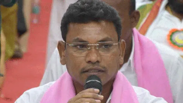 రేగా కాంతారావుపై రేప్‌ కేసు