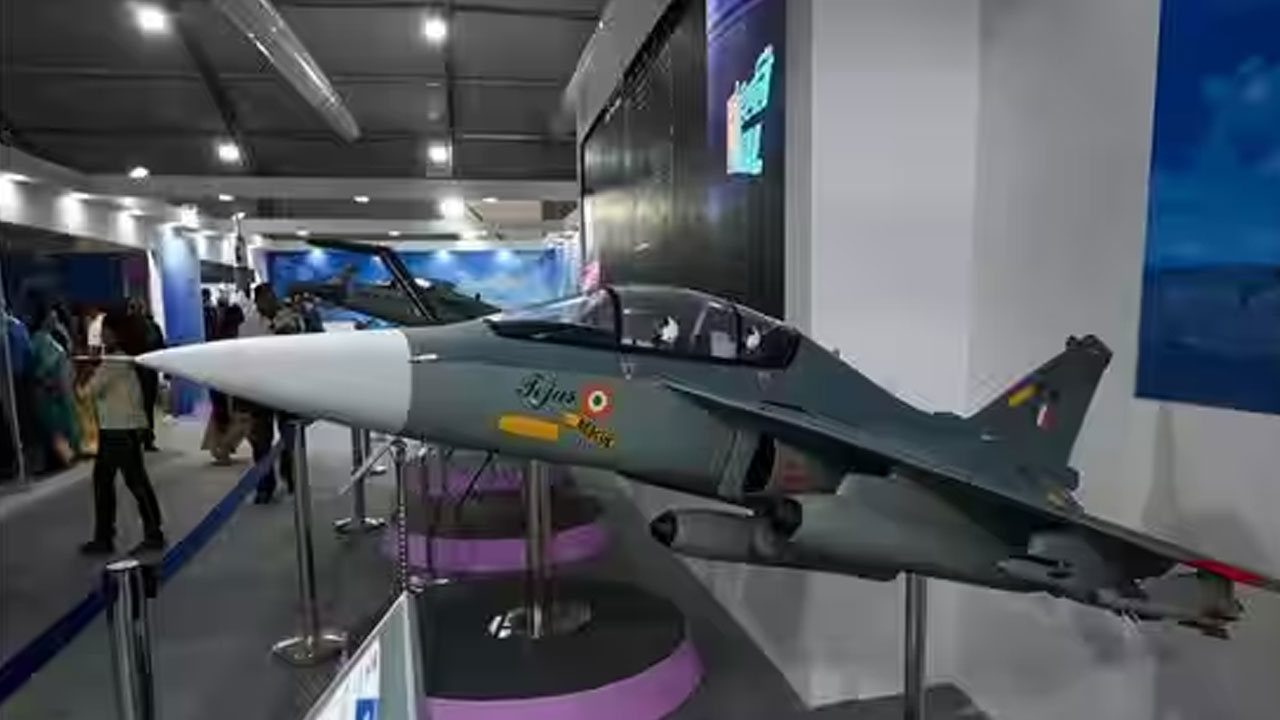 Aero India-2023 : స్వదేశీ యుద్ధ విమానాల ఎగుమతికి సన్నాహాలు... రెండు దేశాలతో చర్చలు...