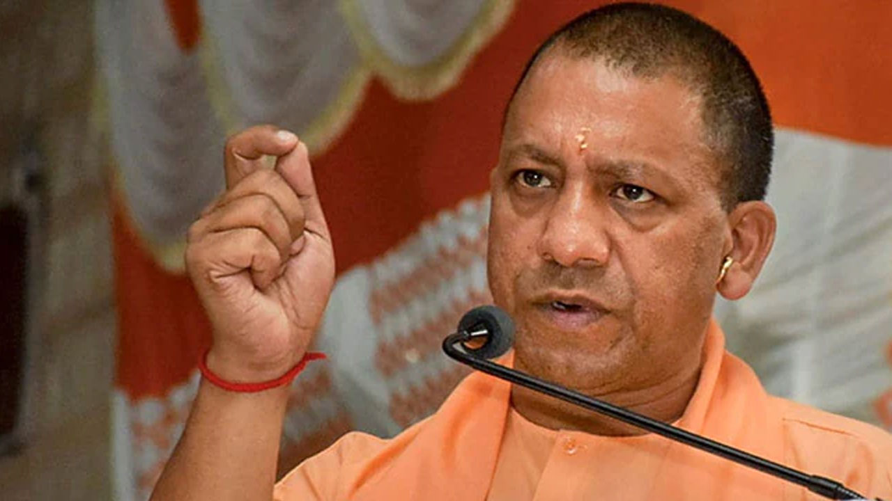 Yogi Adityanath : యోగి ఆదిత్యనాథ్ భద్రతా సిబ్బందిలో ఒకరు అనూహ్య మృతి