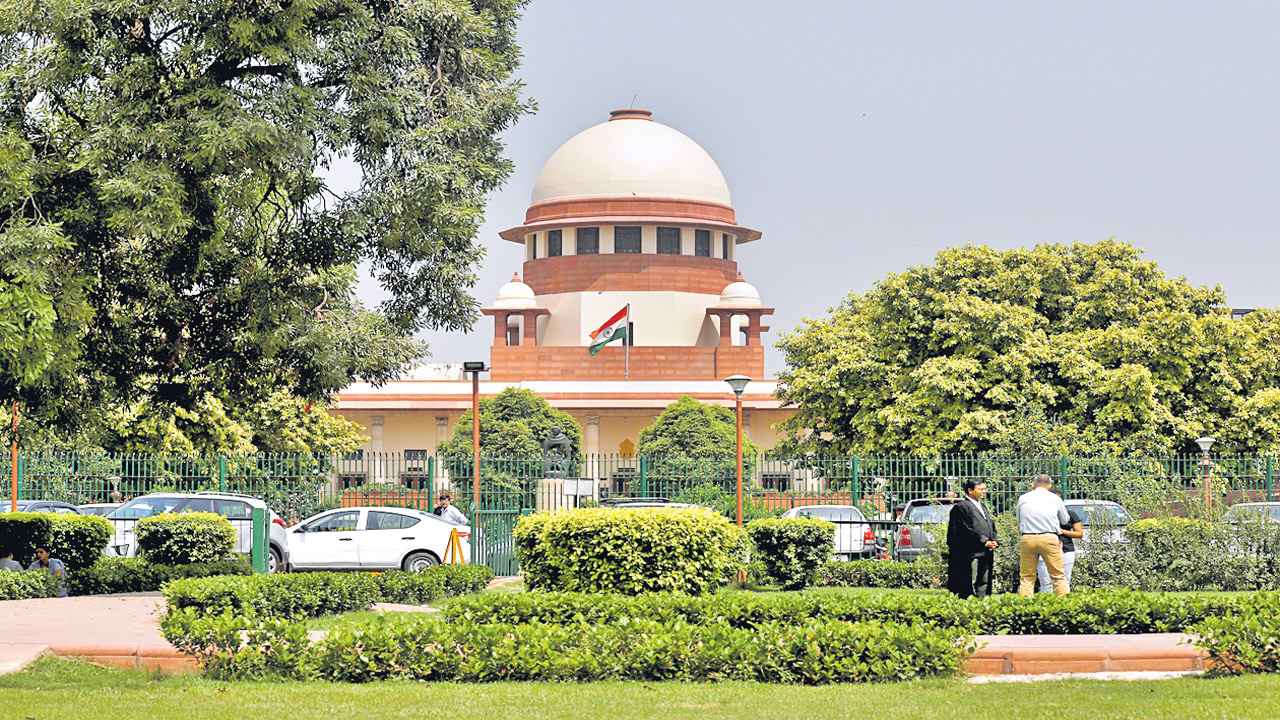  Supreme Court: బలహీనులు ఎన్నికల కమిషనర్లు కాకూడదు