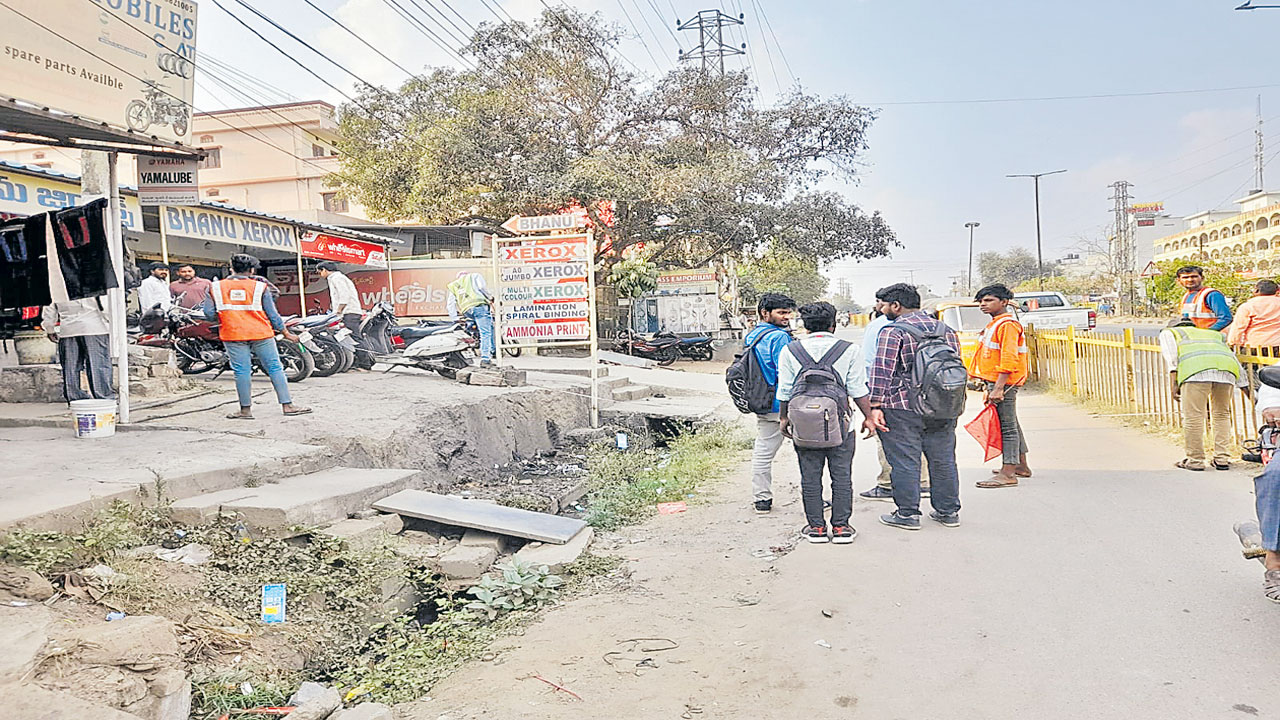 రోడ్డు విస్తరణకు రంగం సిద్దం