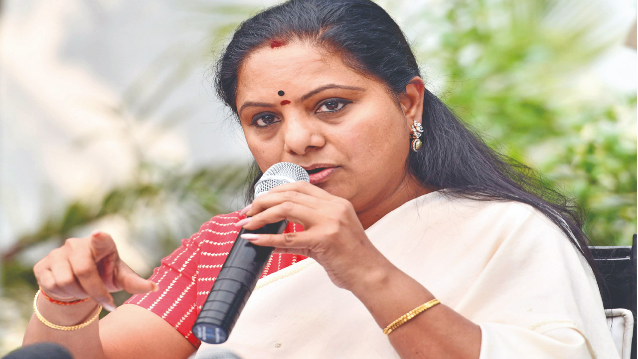 MLC Kavitha: ఈడీ బెదిరిస్తోంది