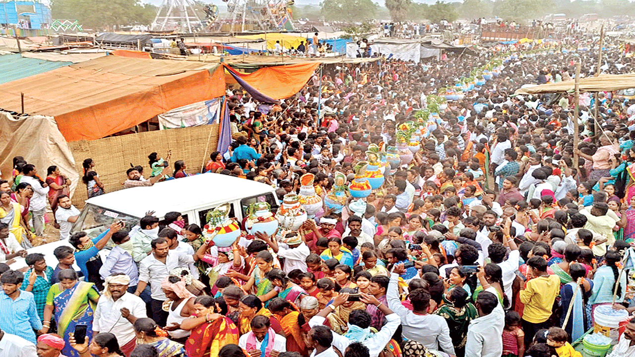 వైభవంగా గద్దెరాళ్ల మారెమ్మవ్వ దేవర