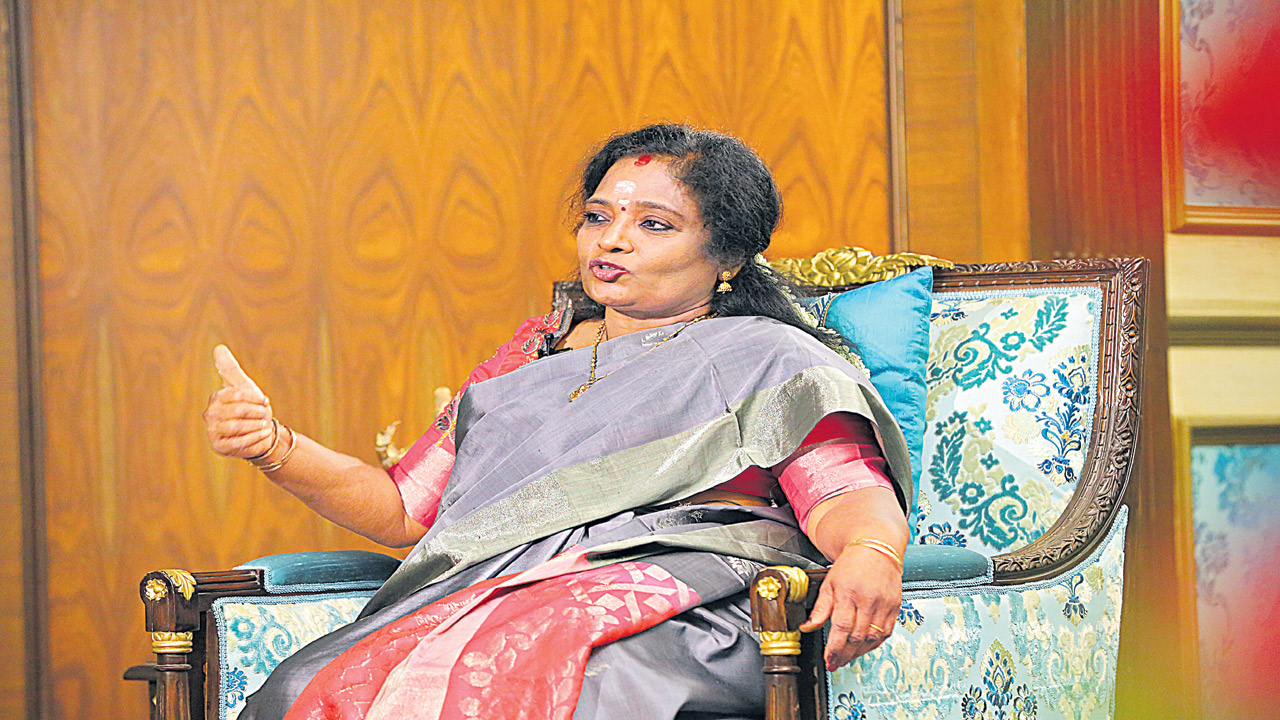 Governor Tamilisai : మహిళా లోకానికి   ఏం సందేశం?