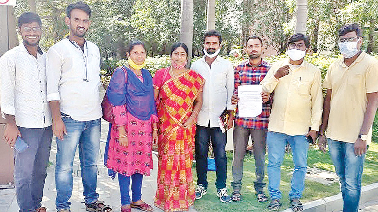 కనీస ‘గౌరవం’ ఇవ్వరా? | Don't give minimum 'respect'?