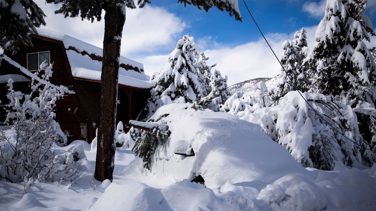 California winter storms: అగ్రరాజ్యంలో మంచు తుఫాన్ బీభత్సం.. మంచు గుప్పిట్లో కాలిఫోర్నియా..!