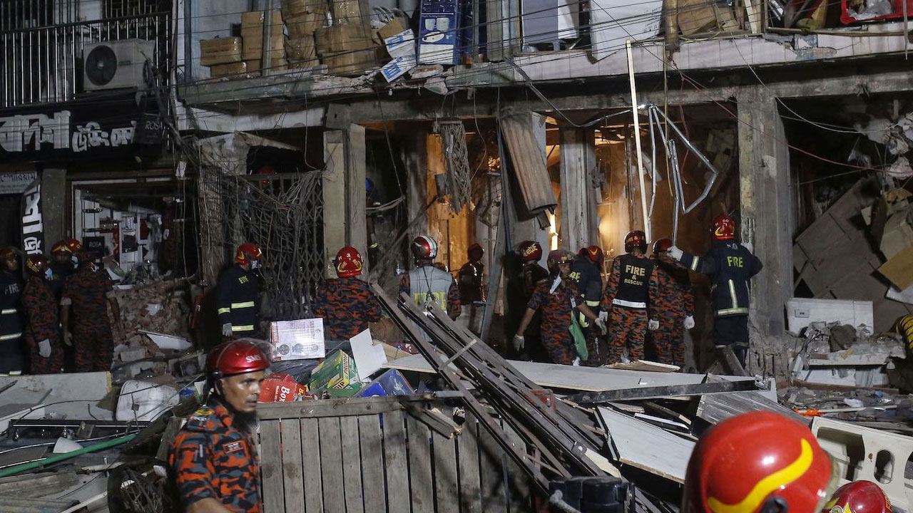 Dhaka Explosion: బంగ్లాదేశ్ పేలుడు ఘటనలో 15కు పెరిగిన మరణాల సంఖ్య 