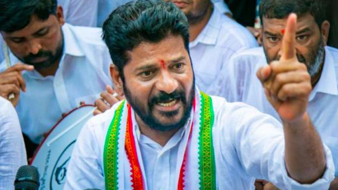 Revanth Reddy: అవినీతి ఆరోపణలు ఎదుర్కొంటున్న కవితపై కేసీఆర్ చర్యలెందుకు తీసుకోవట్లేదు? 