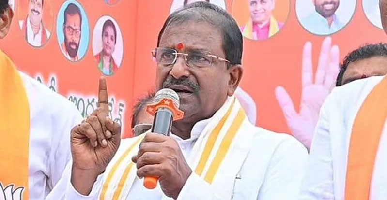 Somu Veerraju: ఉద్యోగులపై ప్రభుత్వం దొంగ దెబ్బ: సోము వీర్రాజు