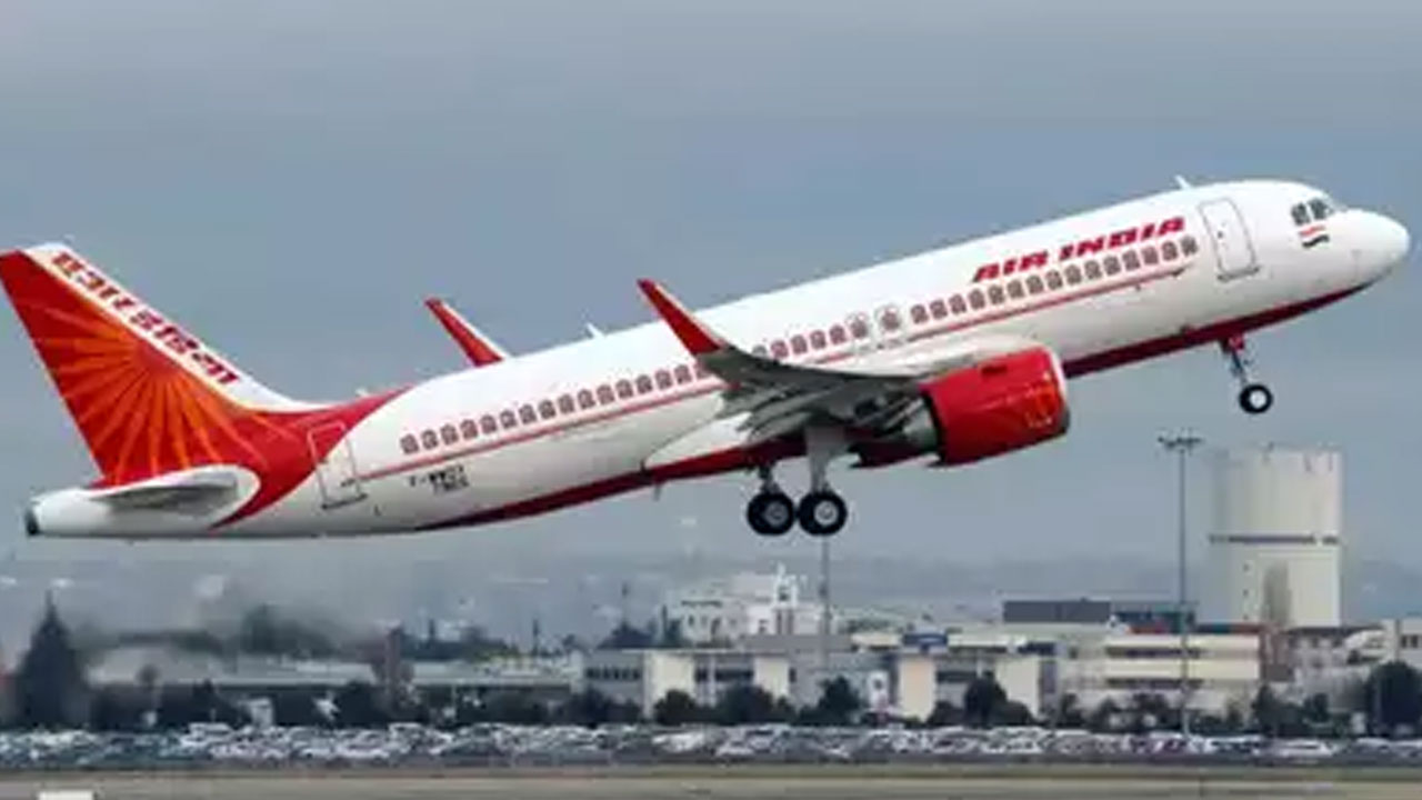 Air India : లండన్-ముంబై విమానం టాయ్‌లెట్‌లో ఆ పని చేసిన ప్రయాణికుడిపై కేసు 