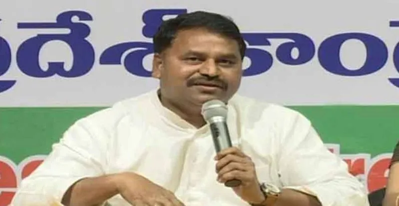 Addanki Dayakar: లిక్కర్ డబ్బుతోనే కాంగ్రెస్‌ను దెబ్బ తీశారు | Telangana Congress leader Addanki Dayakar comments msr spl