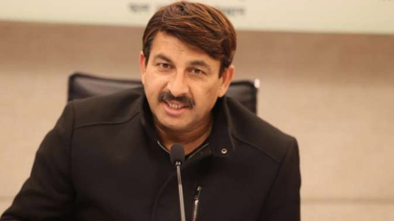 Manoj Tiwari:  సిసోడియాను చంపేందుకు కేజ్రీ కుట్ర?...బీజేపీ ఎంపీ అనుమానాలు