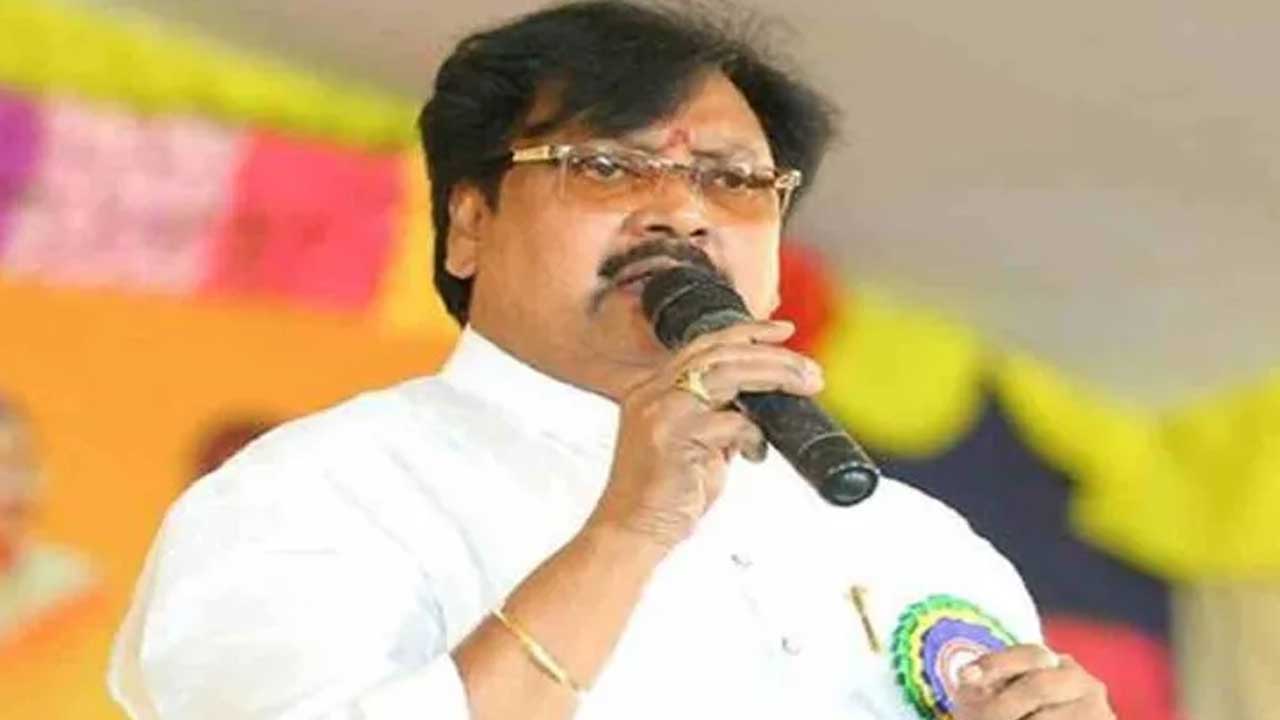 Varla Ramaiah: ఎమ్మెల్సీ ఎన్నికల్లో దొంగ ఓట్లతో గెలవాలని వైసీపీ ప్రయత్నిస్తోంది