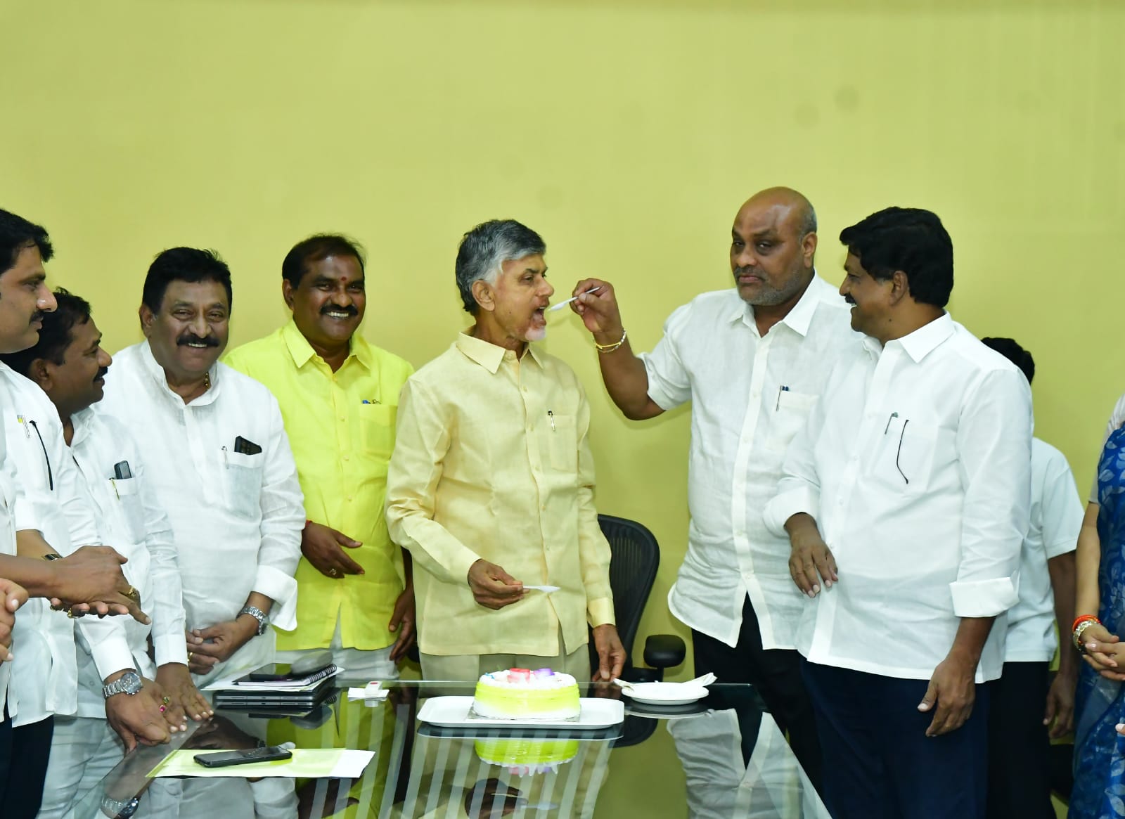 AP MLC Election Results: పులివెందులలో 40 ఏళ్ల చరిత్రను తిరగరాసిన ‘సైకిల్’.. సంబరాల్లో మునిగిపోయిన చంద్రబాబు ఫొటోలు వైరల్