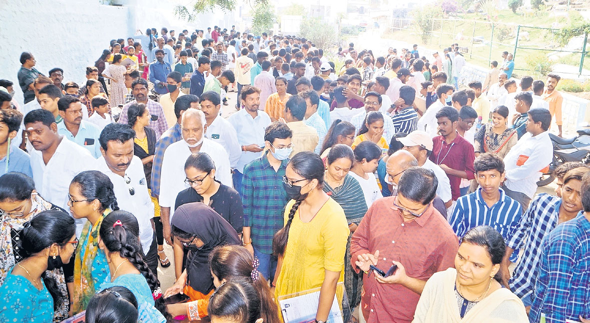 ‘పది’ తరగతి పరీక్షలు ప్రారంభం