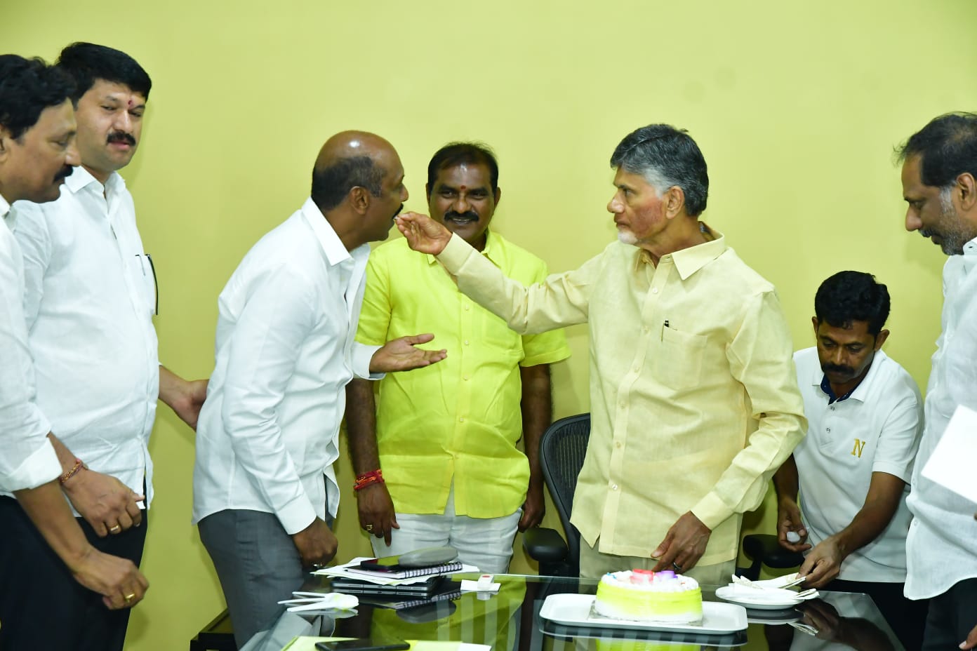 AP MLC Election Results: పులివెందులలో 40 ఏళ్ల చరిత్రను తిరగరాసిన ‘సైకిల్’.. సంబరాల్లో మునిగిపోయిన చంద్రబాబు ఫొటోలు వైరల్