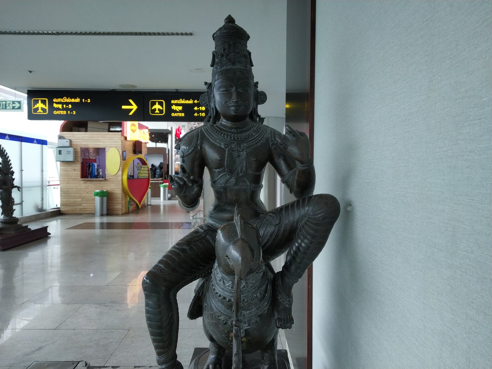 Chennai Airport: సుందరీకరణతో అందంగా ముస్తాబైన చెన్నై విమానాశ్రయం