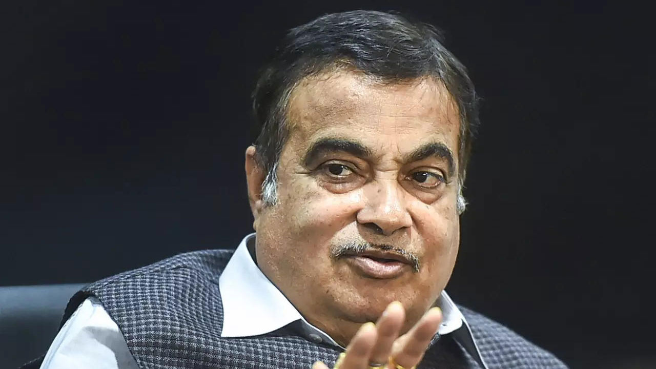 Nitin Gadkari: కేంద్ర మంత్రి గడ్కరీకి బెదిరింపు... రూ.  10 కోట్లు ఇవ్వాలని డిమాండ్