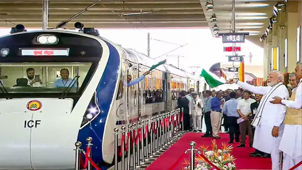 Vande Bharat Express: భోపాల్-న్యూఢిల్లీ వందేభారత్ ఎక్స్‌ప్రెస్‌కు మోదీ పచ్చజెండా
