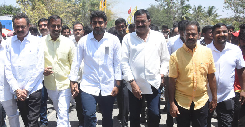 LokeshPadayatra: లోకేష్ యువగళం యాత్రకు బ్రేక్‌