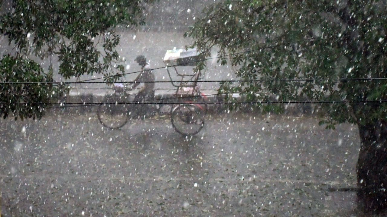 Rain: హైదరాబాద్‌లో వడగండ్ల వాన 