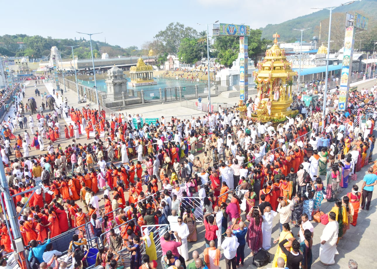 Tirumala: ఈ ఫొటోలు చూశాక.. మీరూ కూడా తప్పకుండా తిరుమలకు వెళ్లాలనుకుంటారు..!