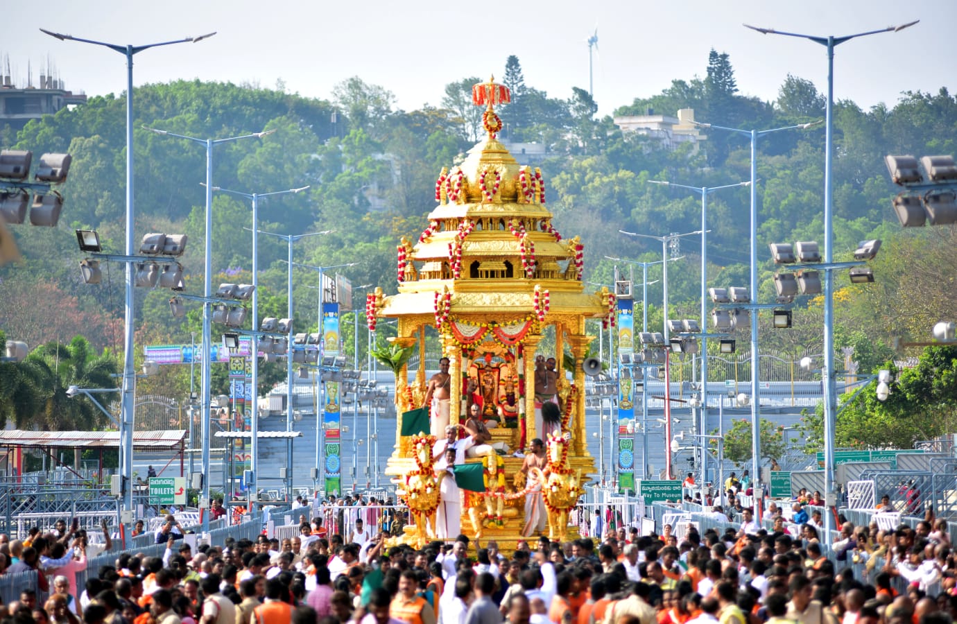 Tirumala: ఈ ఫొటోలు చూశాక.. మీరూ కూడా తప్పకుండా తిరుమలకు వెళ్లాలనుకుంటారు..!