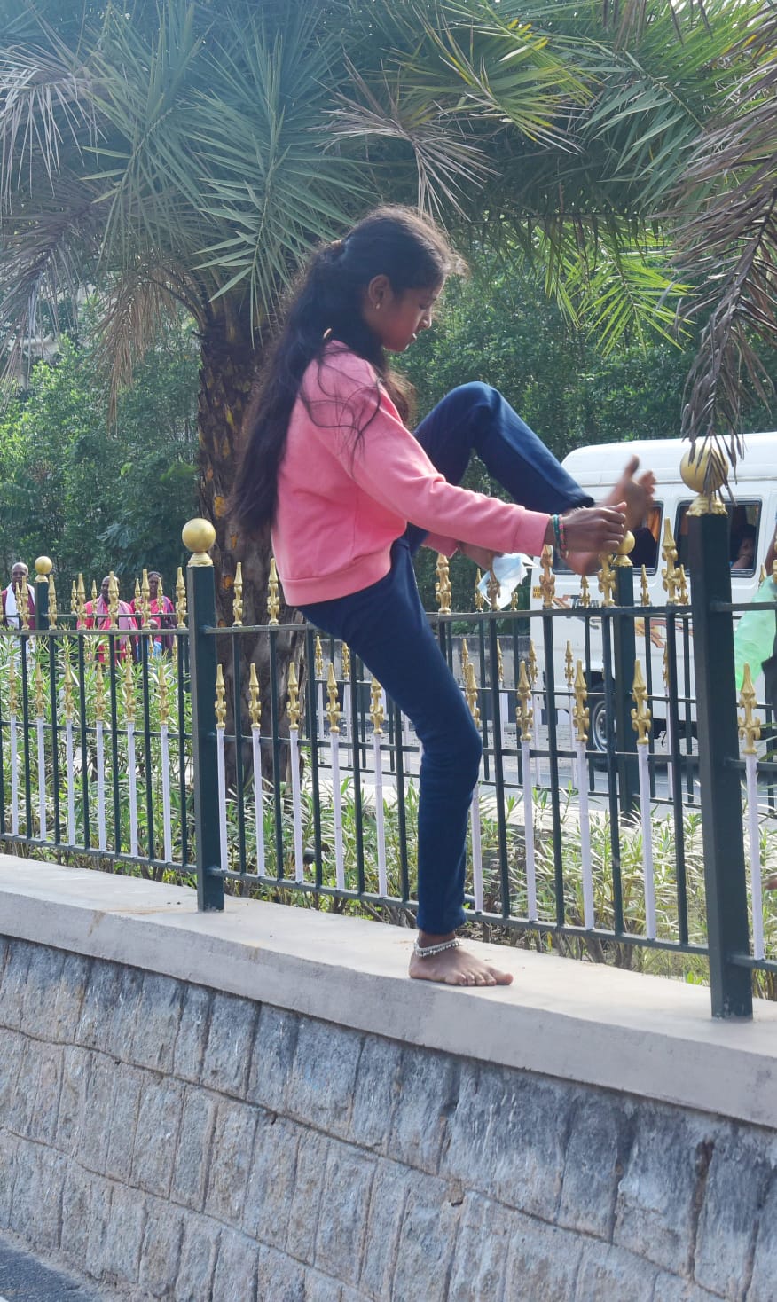 Tirumala: తిరుమల వెళ్లాలనుకుంటున్నారా.. అయితే అక్కడ ఉన్న పరిస్థితి చూస్తే..!